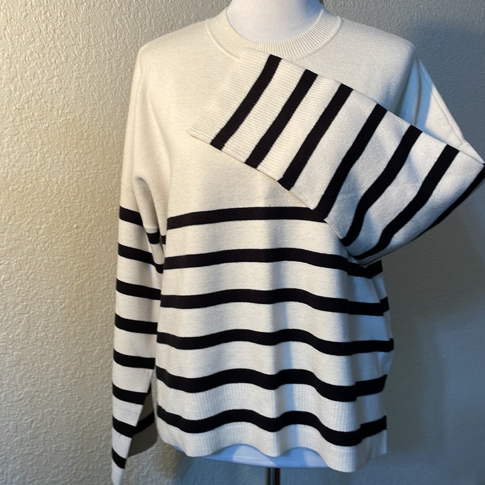 New Abercrombie and Fitch Large